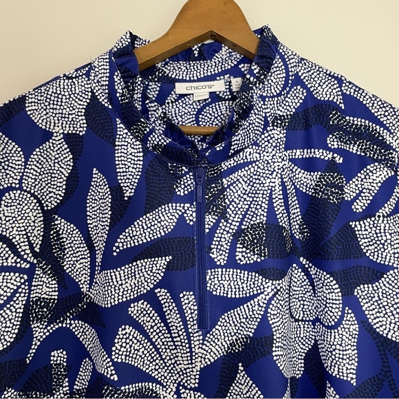 [Chico's] Women's Blue & White Dotted Floral Print Quarter Zip Popover Top - Picture 2 of 8